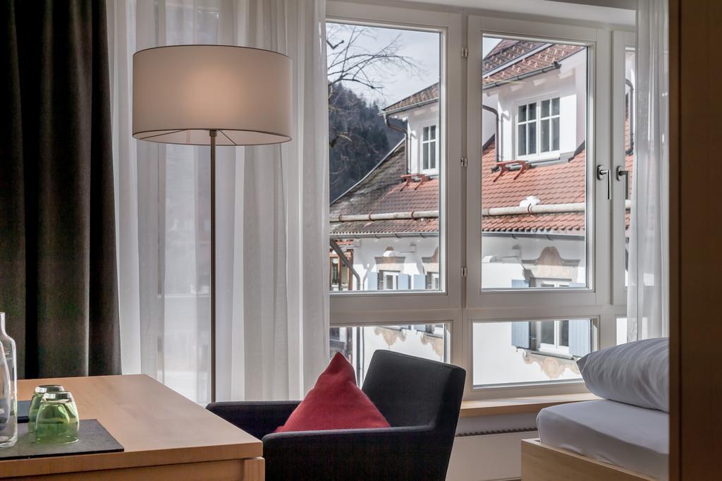 Alpenhotel Krone Пфронтен Экстерьер фото