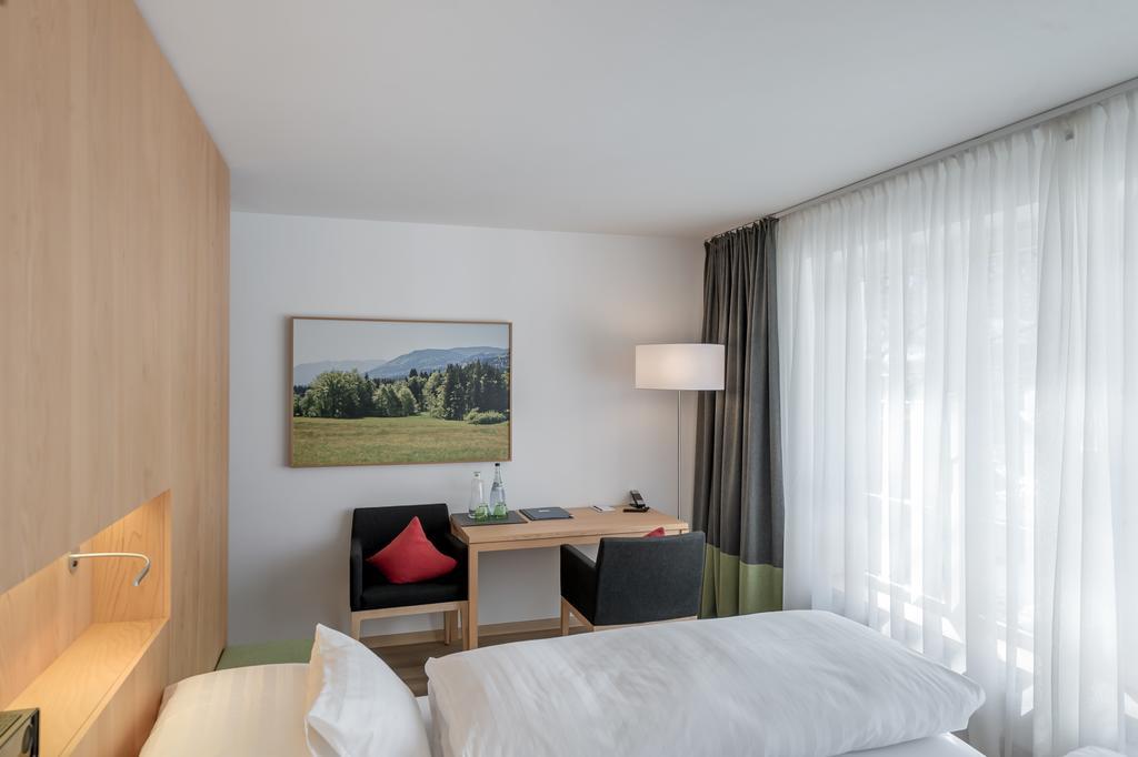 Alpenhotel Krone Пфронтен Экстерьер фото